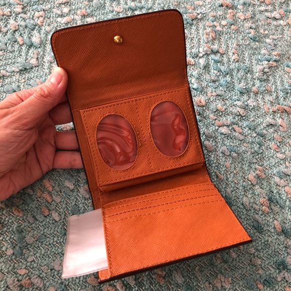 Brown wallet - Picture 5 of 9